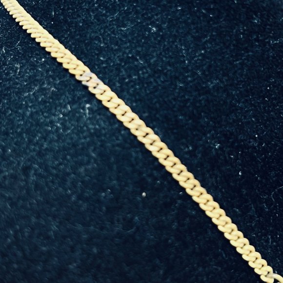 Gold Tone Curb Chain Necklace With Red And Clear Rhinestones - Picture 5 of 8